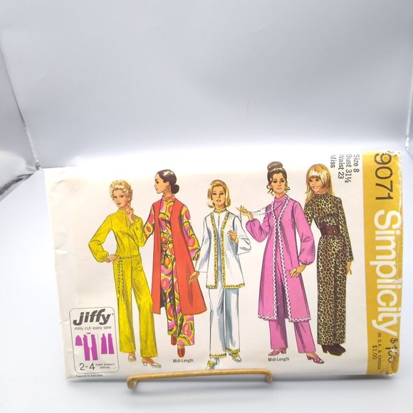 UNCUT Vintage Sewing PATTERN Simplicity 9071, Misses Jiffy 1970 Easy to Sew Vest - Picture 1 of 2
